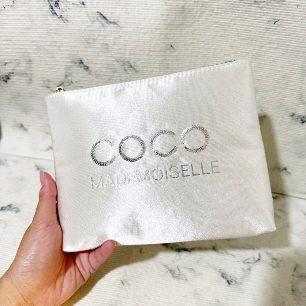 Chanel Beauty COCO Mademoiselle Cream Satin Zippered Pouch - Picture 4 of 11